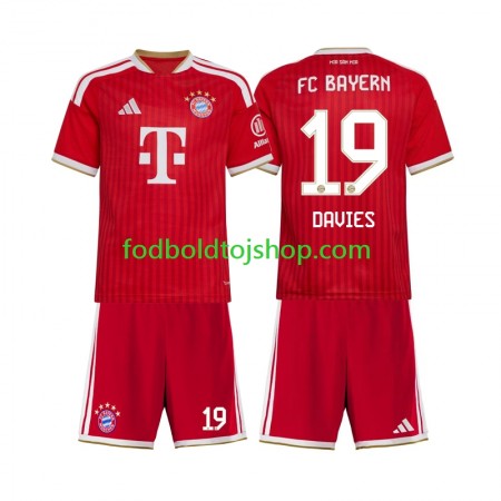 Bayern München Alphonso Davies 19 Børn Hjemme Fodboldsæt 2026-27 S/S (+ Korte bukser) Bayern München Alphonso Davies 19 Børn Hjemme Fodboldsæt 2026-27 S/S (+ Korte bukser)